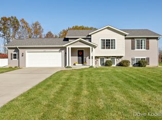 1679 River Ridge Ct, Allegan, MI 49010