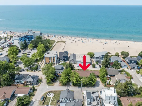27 Hill St, Lambton Shores, ON N0M 1T0