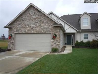 1124 Hunting Holw, Grafton, OH, 44044