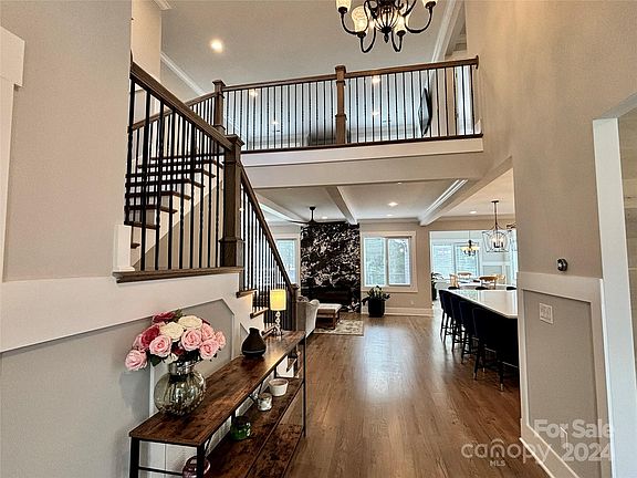 2nd image of 1016 Peninsula Dr