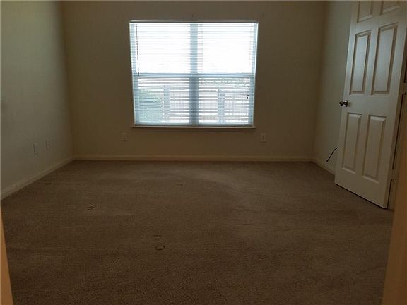4th image of 118 Chisholm Springs Ct