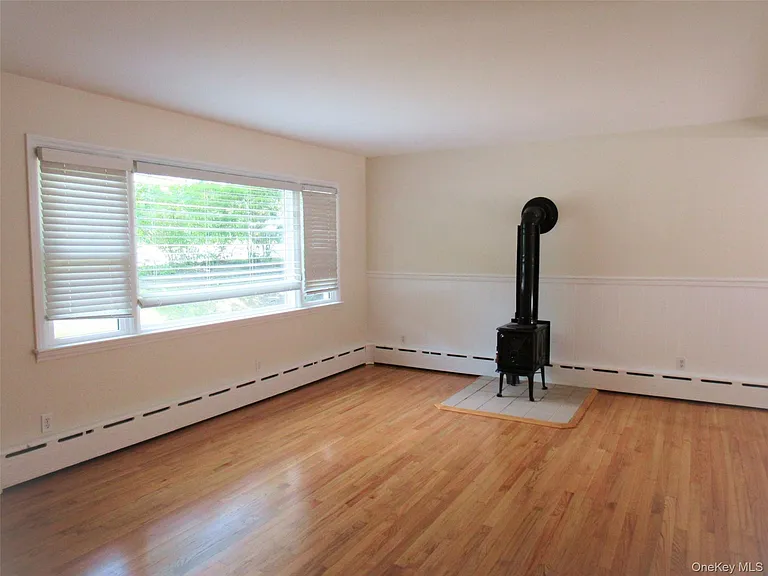14 Piney Point Ave — Photo 2