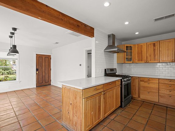 5th image of 2209 S 3rd St