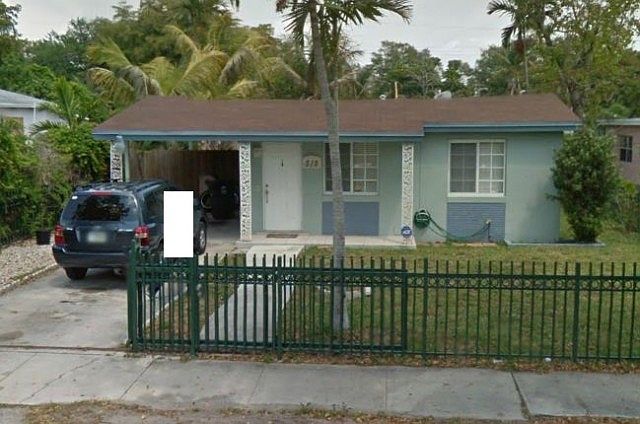 1st image of 515 NE 131st St
