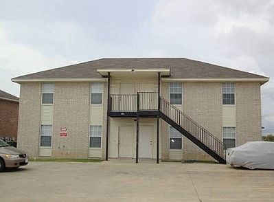 1st image of 5706 Redstone Dr APT B