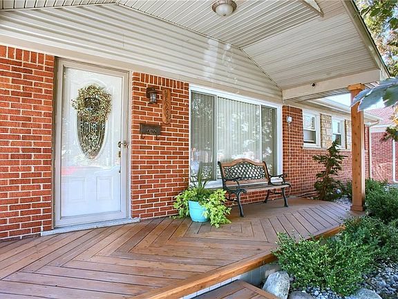 4th image of 25924 Ronald St