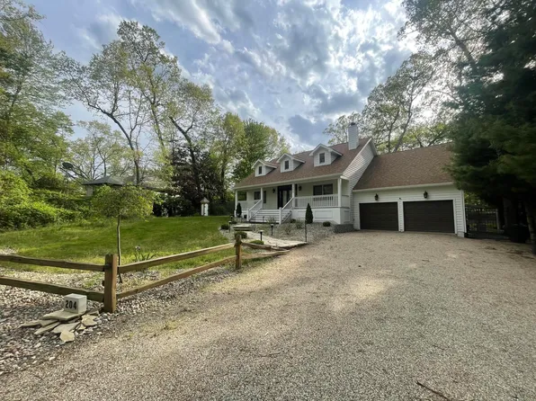 204 Talahi Trl, Michigan City, IN 46360