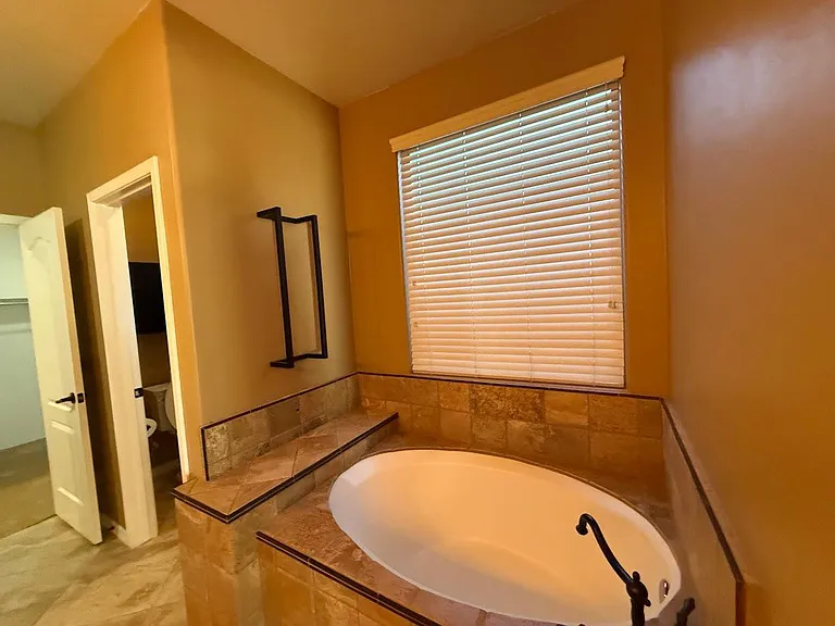 6602 W Molly Ln — Photo 18