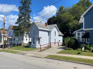 15 Bloomingdale Ave, Gloversville, NY 12078