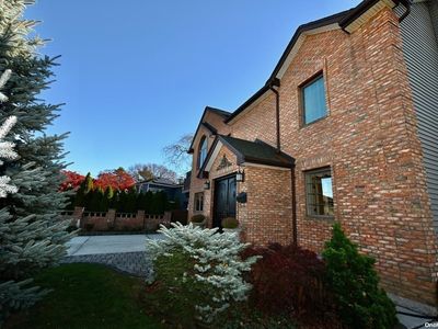 2 Monroe Avenue, Merrick, NY, 11566