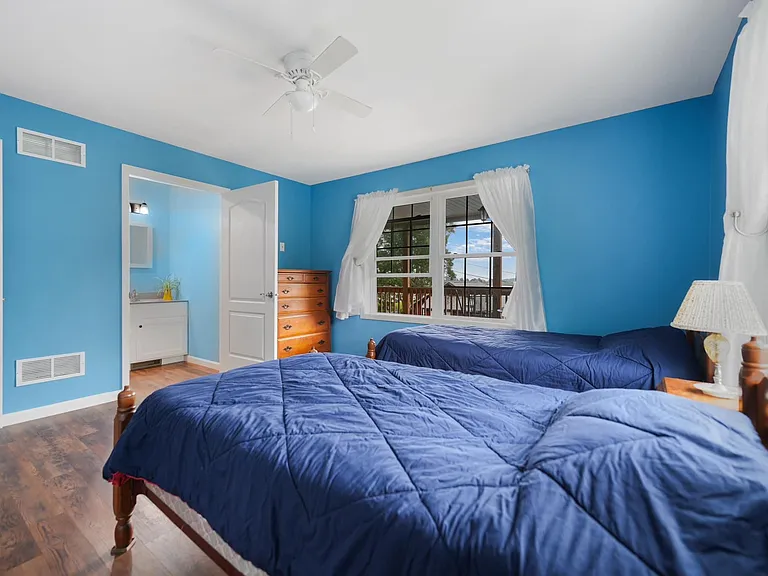 43 Marine Ave — Photo 8