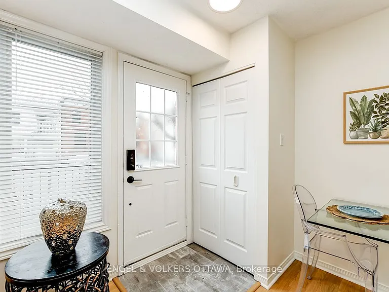 158 Rochester St W — Photo 5