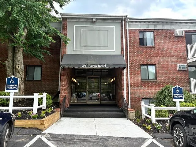 760 Farm Rd #209 — Photo 2