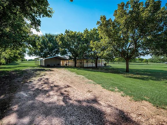 4th image of 8801 Skyline Dr
