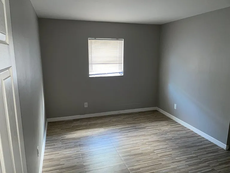 2243 Euclid Ave — Photo 8