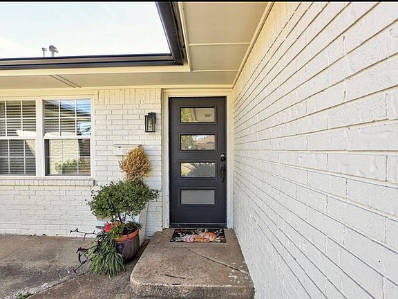 4th image of 2512 Cowan Pl