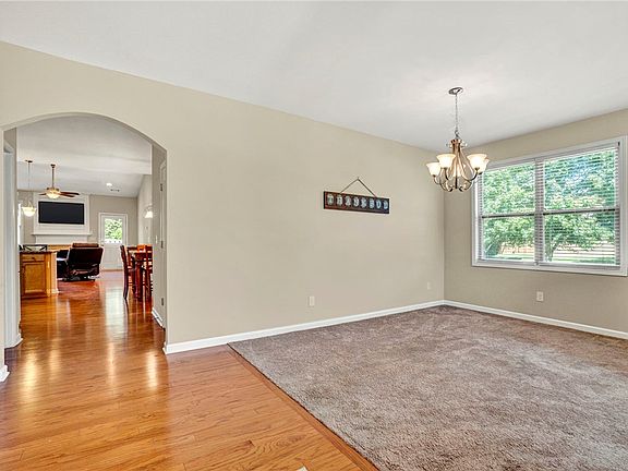 5th image of 100 Amherst Way