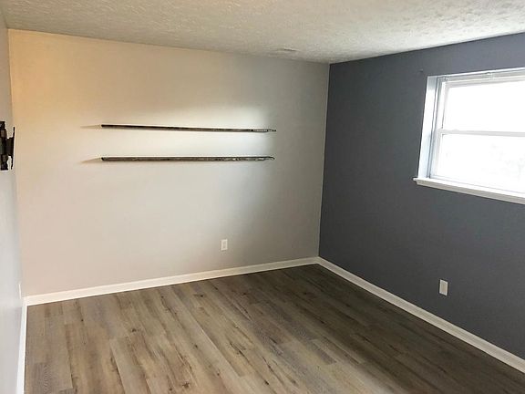 3rd image of 3216 Mammoth Dr #B