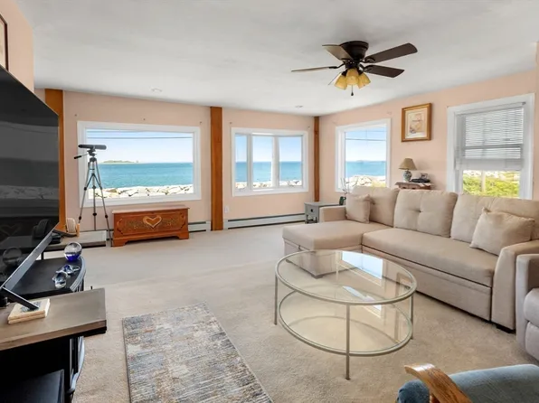 40 Ocean Ave, Hull, MA 02045