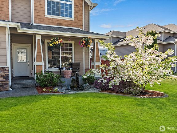 3rd image of 1515 Daffodil Avenue NE