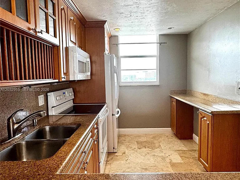 3545 NE 166th St #805 — Photo 22