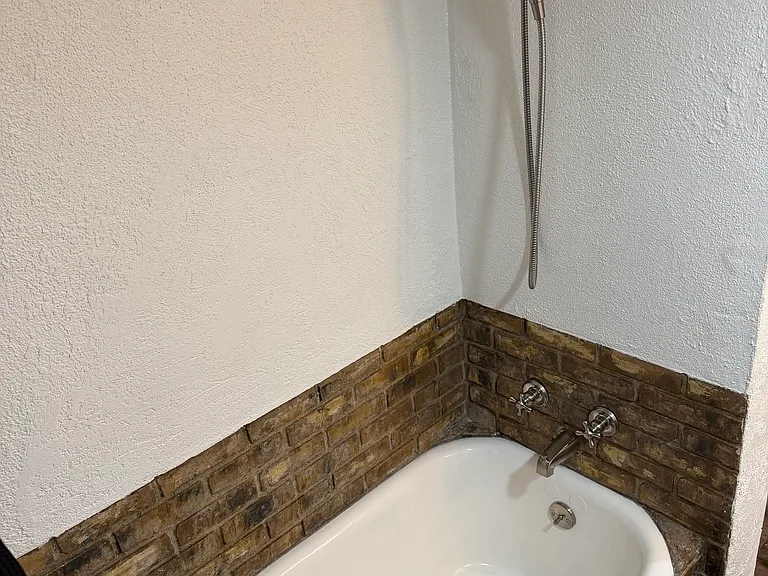 15 N 300 W — Photo 16