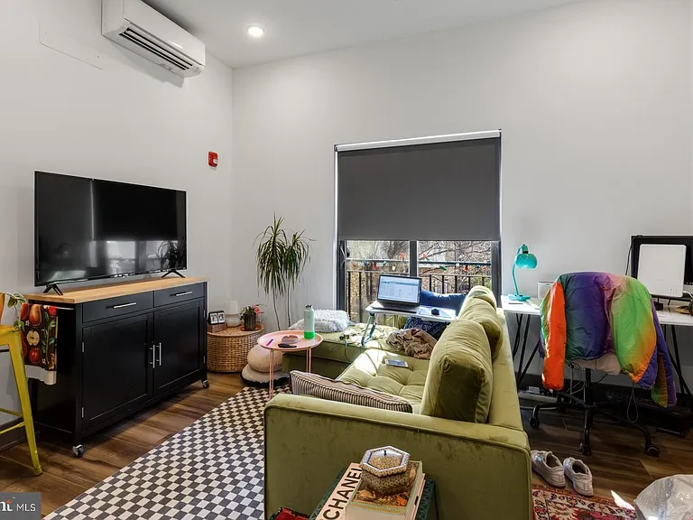 1935 E Hazzard St #203 — Photo 5