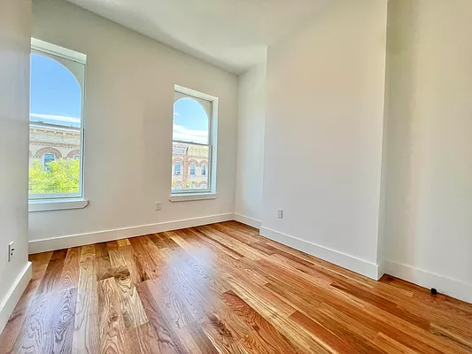 Rented by ERNY LLC | media 7