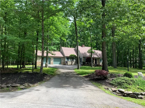 1013 Canterbury Rd, Ligonier, PA 15658