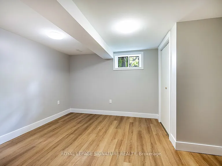 688 Aylmer St N — Photo 16