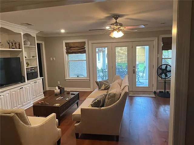 3 bed, 2.5 bath, 2522 sqft, $3,800 — Photo 4
