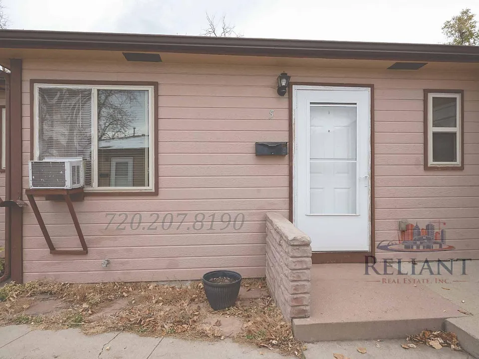 Front of 1690 Teller St #5