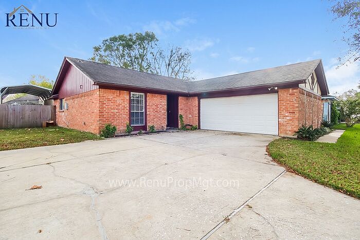 1st image of 2909 Mariner Dr
