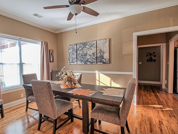 5th image of 124 Hunters Village Dr