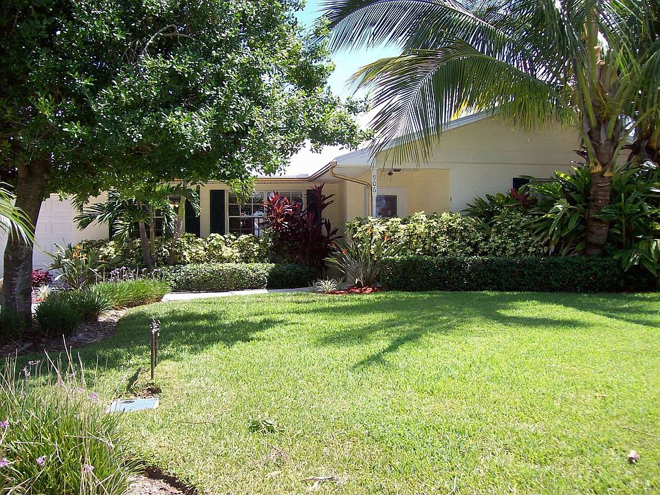 Beautifully landscaped yard.