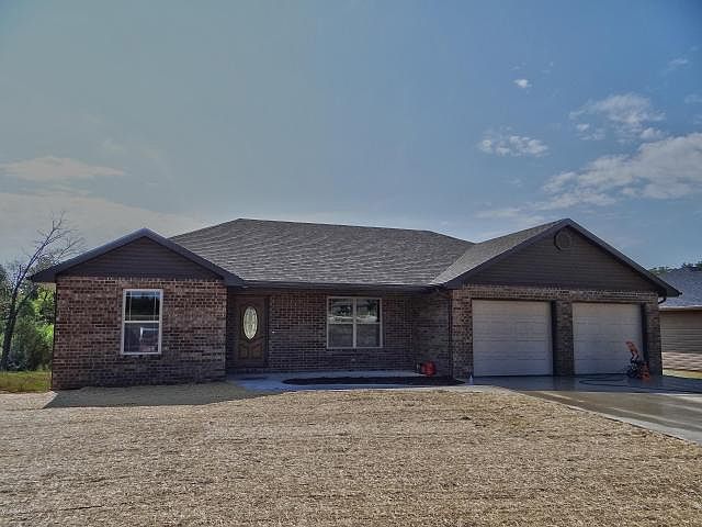 1st image of 255 Davis Dr