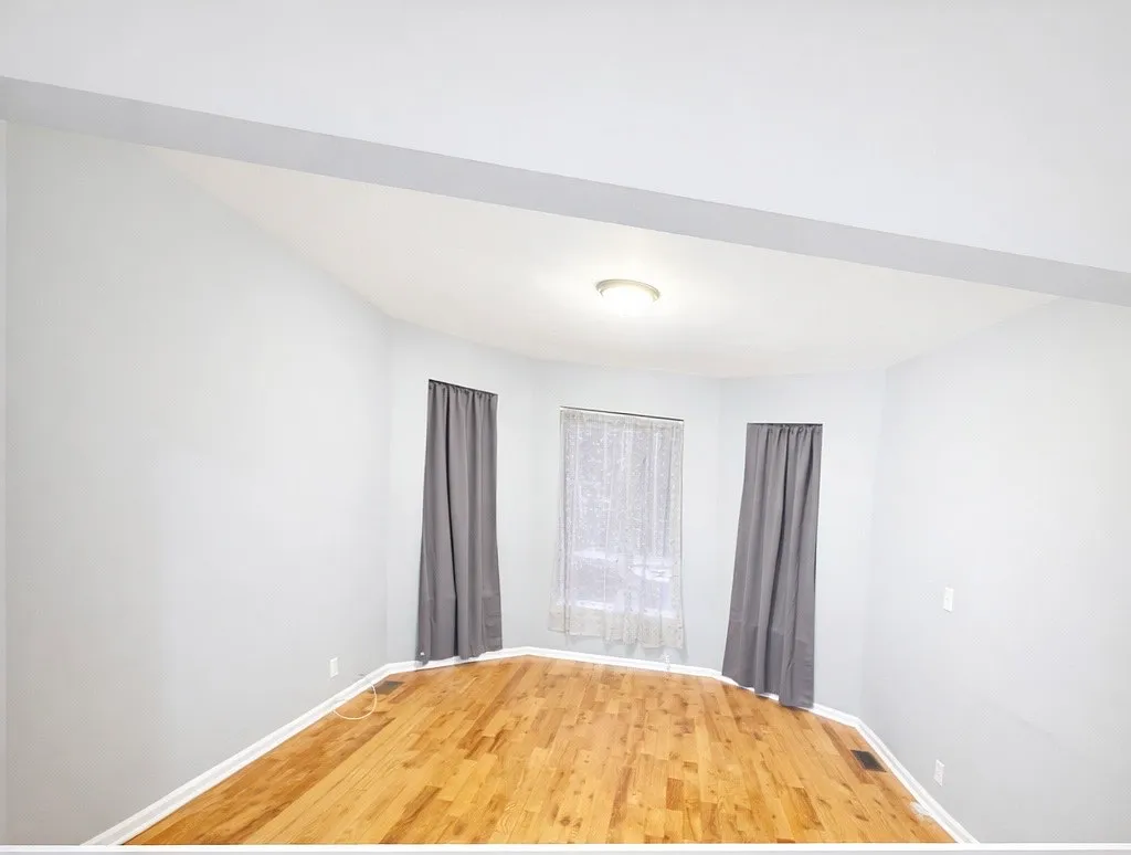 3 bed, 1250 sqft, $1,500 — Photo 1