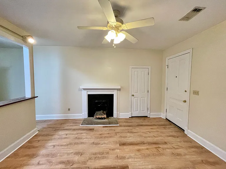 405 N Madison St — Photo 3