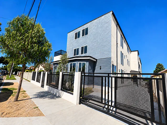 1 bed, 1.0 bath, $1,200 — Photo 4