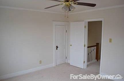 Master Bedroom : freshly painted iwth new carpet ceiling fan