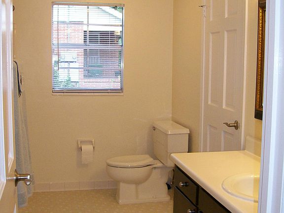 3rd image of 521 E 7th Ave APT 1
