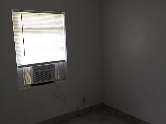 4th image of 127 Nellie St