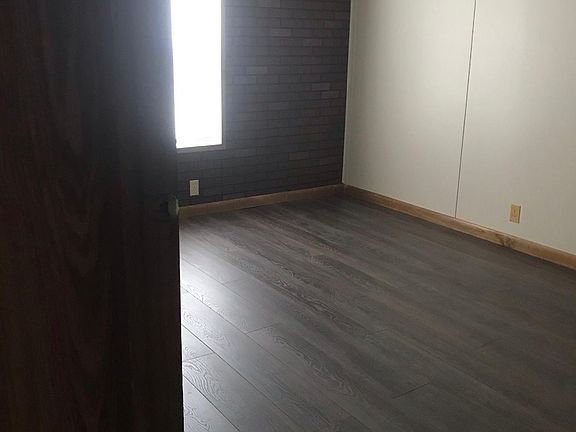 2nd image of 536 S Washington St