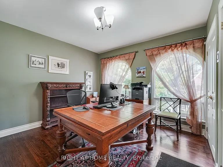 25 Clarendon Ave — Photo 37