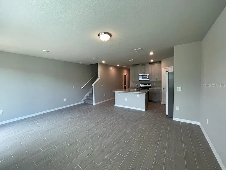 513 Legacy Loop — Photo 7