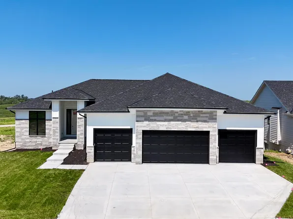 5708 N 198th St, Elkhorn, NE 68022