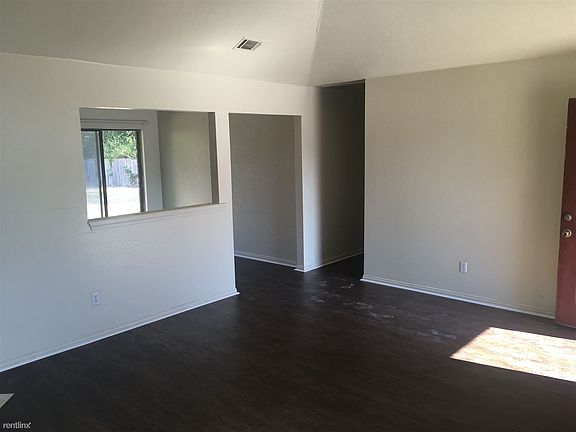 5th image of 207 Walton Dr