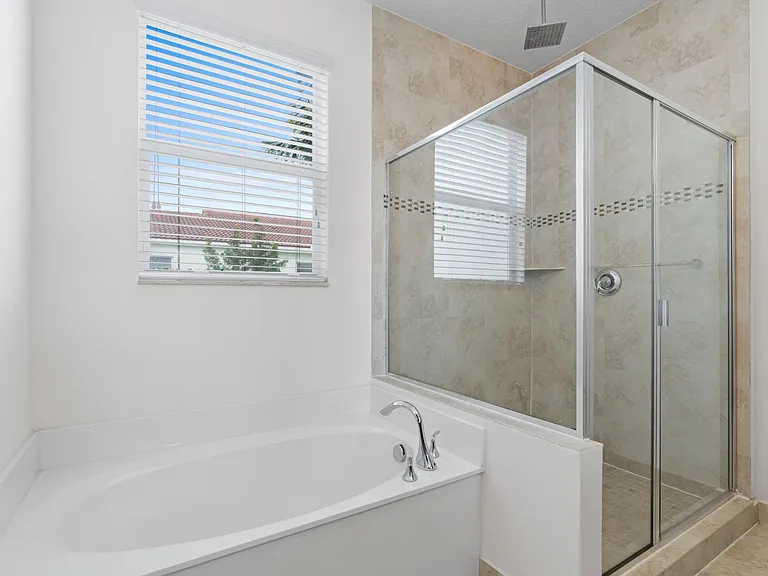 1439 NW 49th Ln — Photo 13