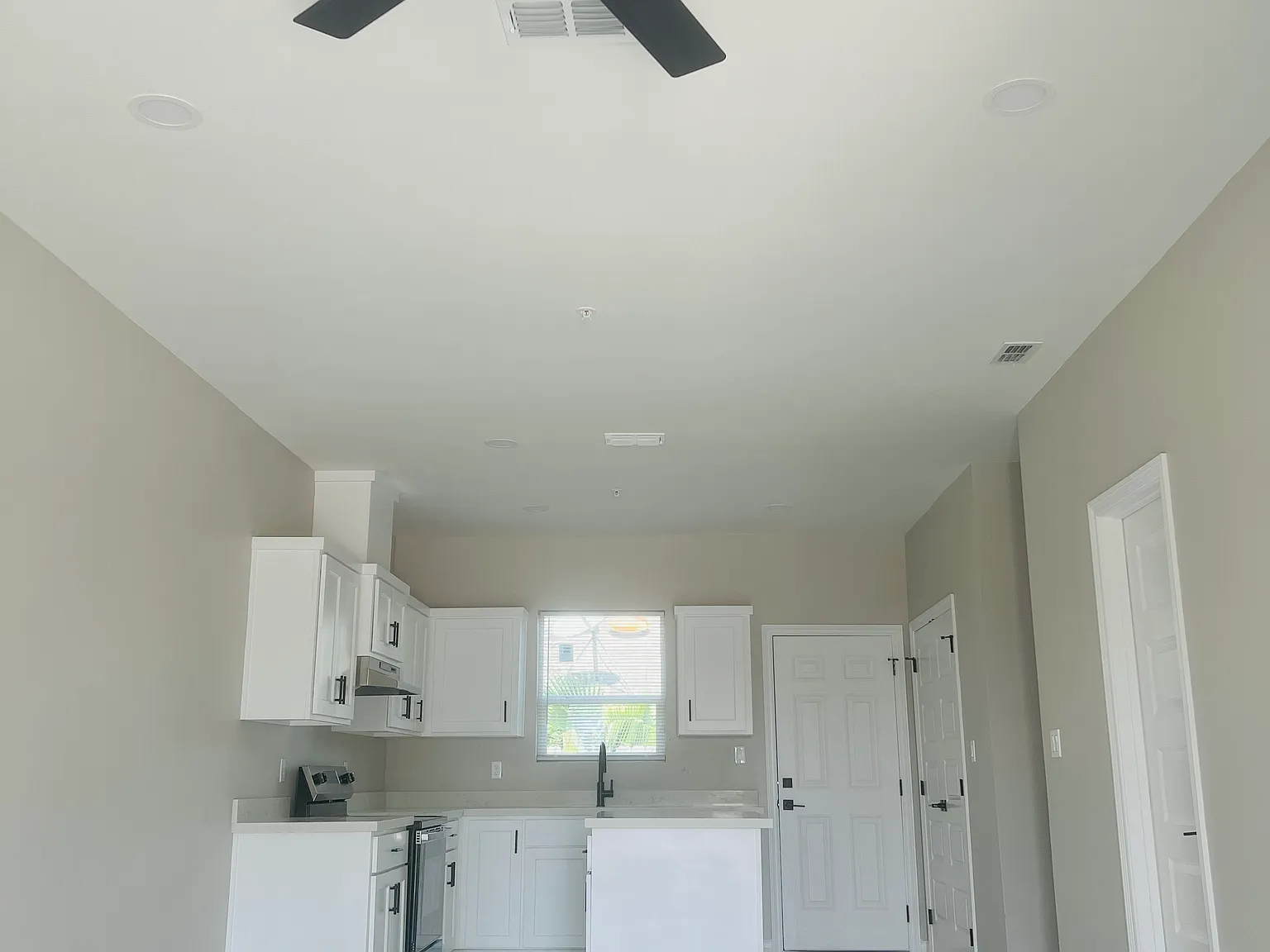 2 bed, 2.5 bath, 1114 sqft, $1,150 — Photo 3