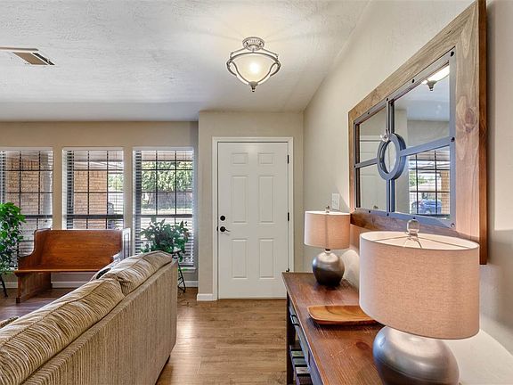 5th image of 2813 NE Heritage Ln